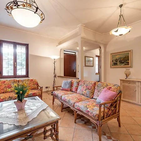 Villa Villetta Tennis 1 *